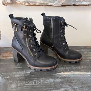Black Lace-Up Ankle Boots. White Mountain sz8 like new